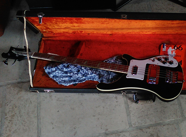 Rickenbacker-basse-tarif Tarif réparation et revison guitare et basse